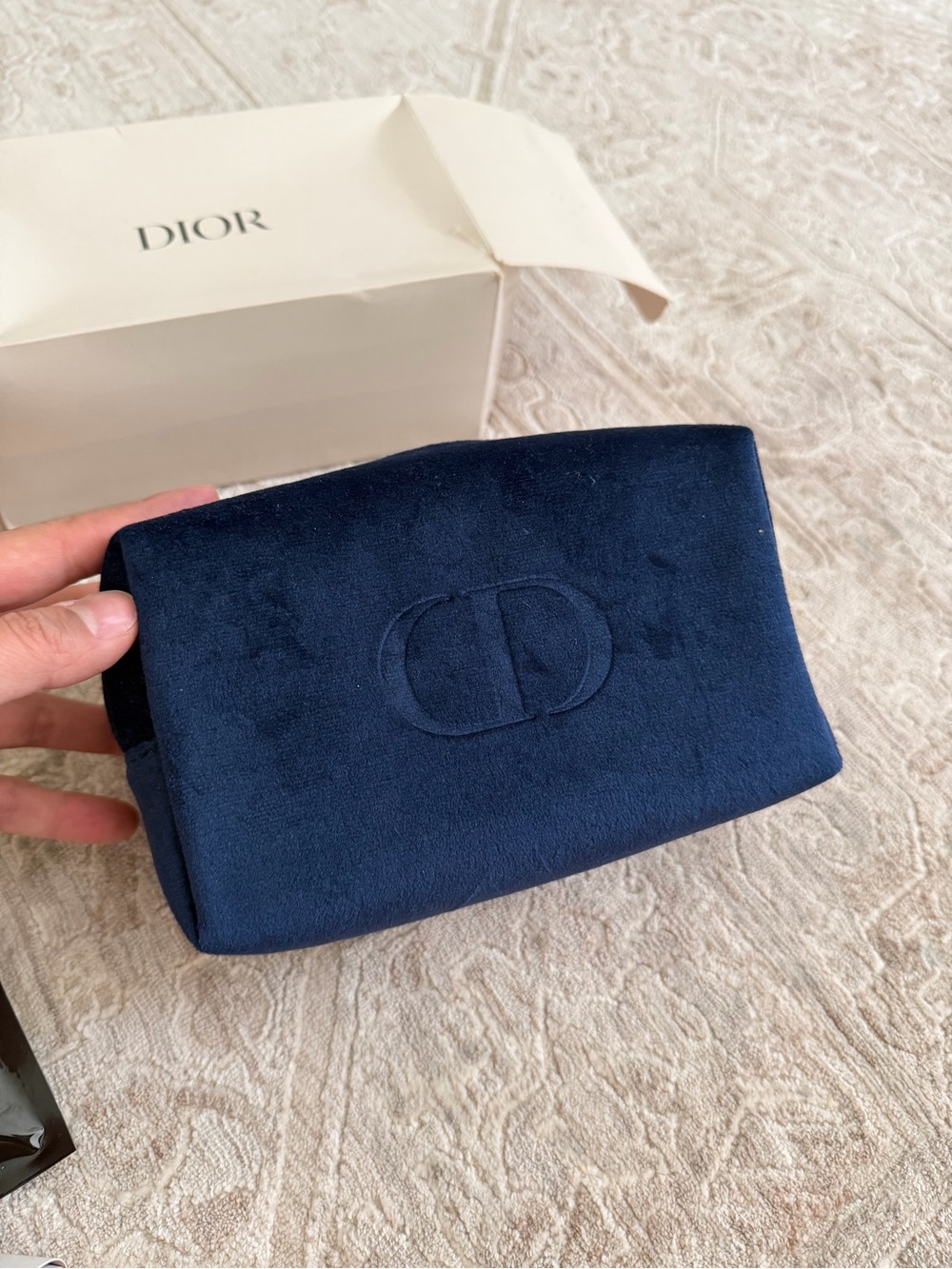 Dior 3-Piece Beauty Gift Set Velvet Pouch Rouge Dior 999 & J’adore Mini - Picture 8 of 8
